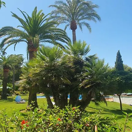 Bungalow Los Almendros * 佩德雷尔